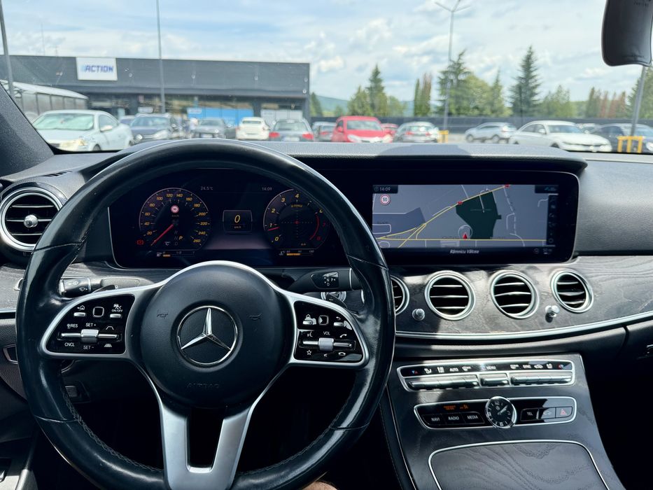 Mercedes E 300 4 Matic Pachet AMG - 250 Cp