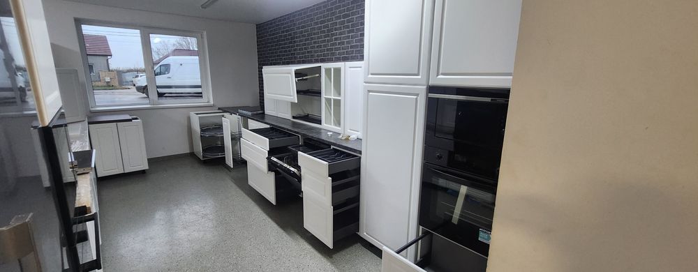 Mobila de bucatarie cu toate accesorile noua