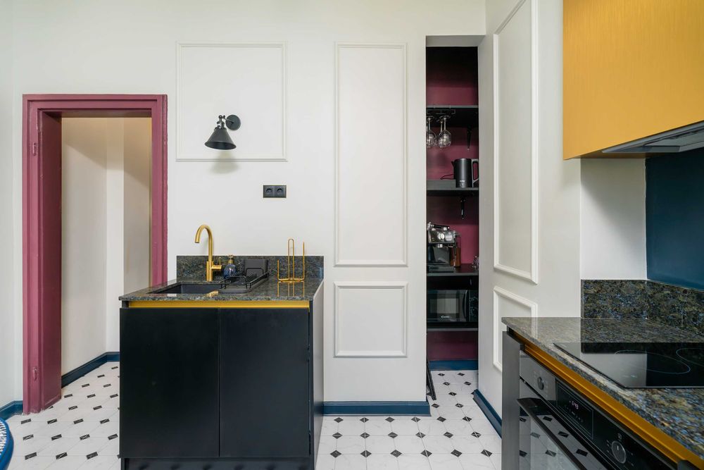 Продава се Двустаен апартамент в София, Център - 55 кв.м за 3819 €/кв.м - Снимка #3