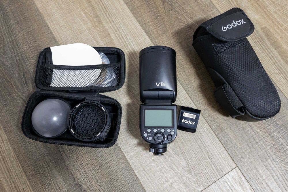 Blitz Godox V1 Pro Canon + accesorii