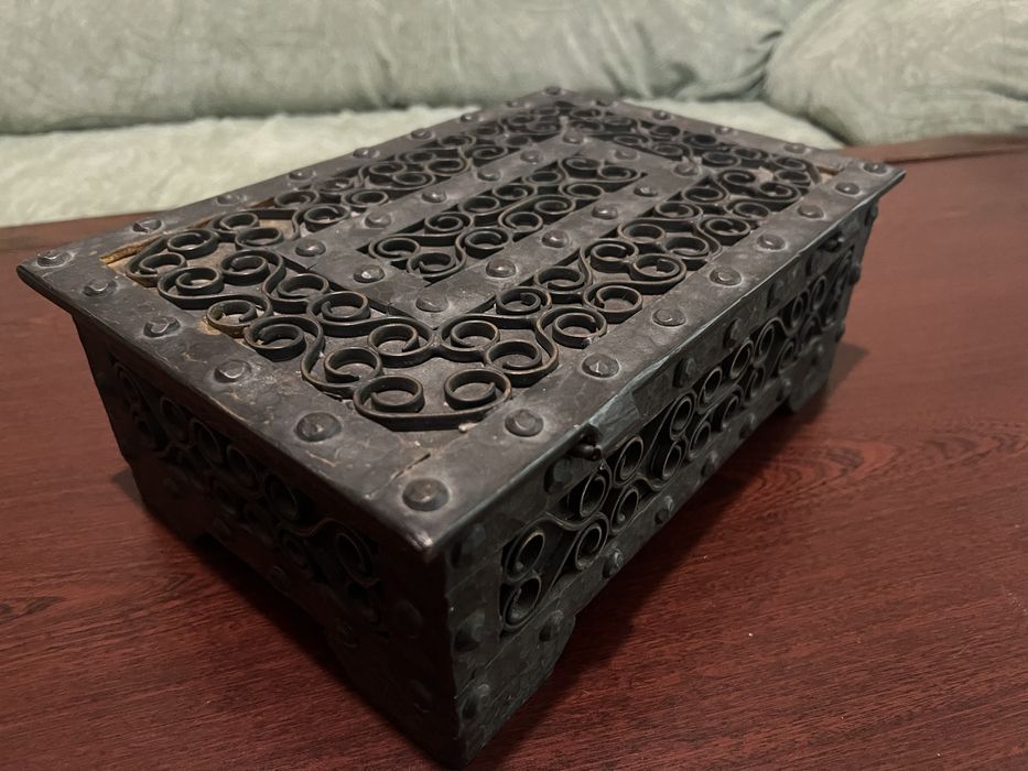 Стара Желязна Кутия за бижута