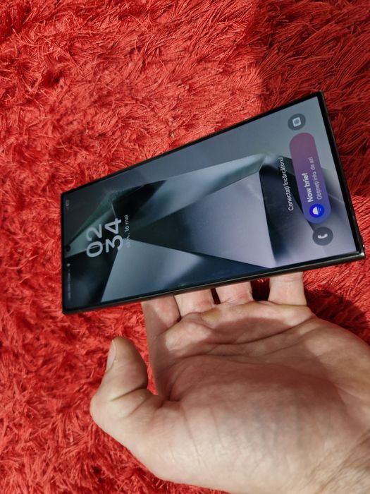 -Samsung S24Ultra Black 1,02Tb 12Ram ireprosabil stare perfecta doar telefonul poze reale nici o restrictie nici o interventie/reparatie
-Am