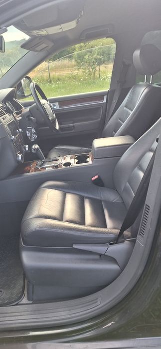 Dezmembrez volkswagen touareg 3.0 v6 BKS facelift