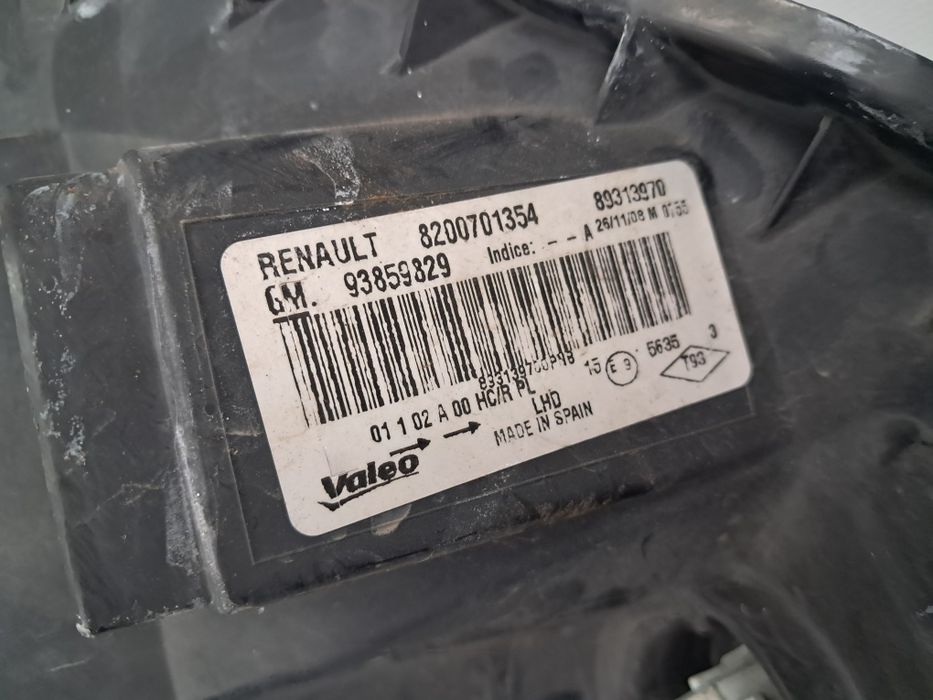 Фар Renault Trafic 2