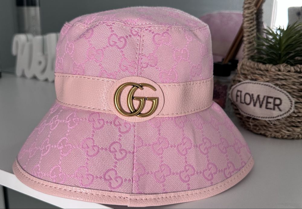 Дамска шапка  Gucci