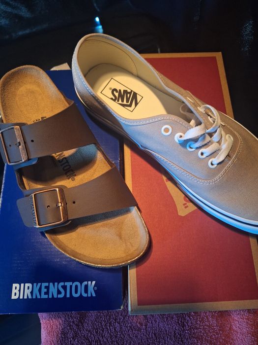 Set papuci Birkenstock Arizona maro  cu bretele reglabile  nr 40 si tenisi vans in nuanta ,,mashroom” nr 44
