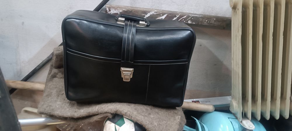 Отдам чемодан СССР