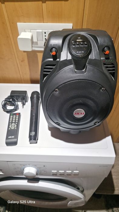 Vând boxă Akai bluetooth / stick usb
