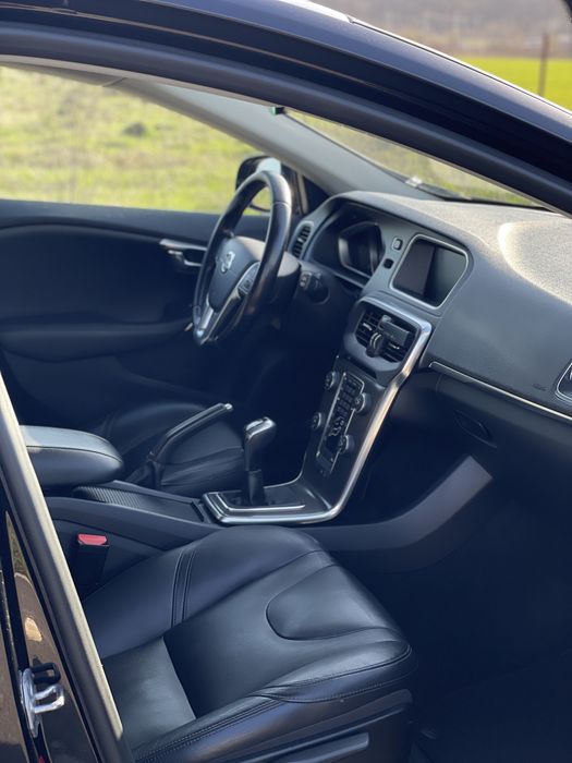 Volvo V40 D4 Summum Business