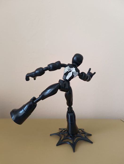Продам фигурку человека паука Веном