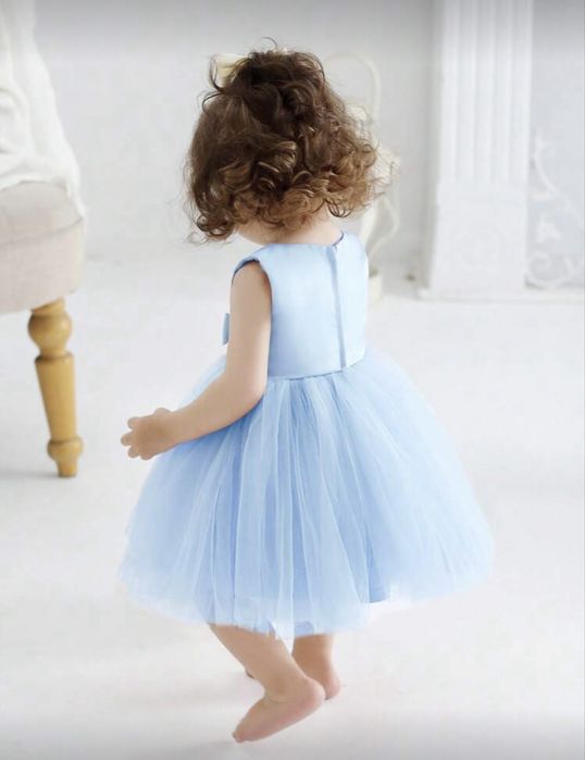 Синя рокля за малка госпожица