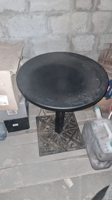 Продам стол с ножками