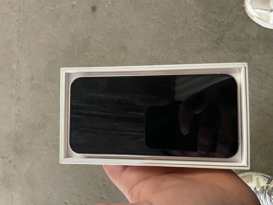 Айфон 13 срочно продам