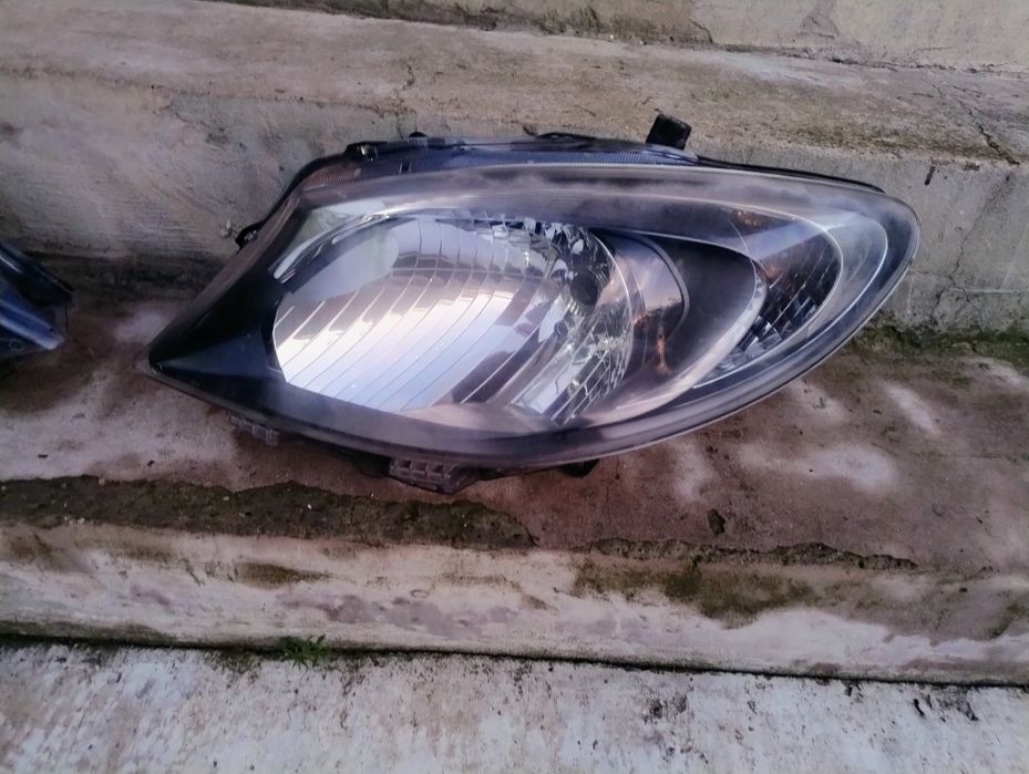 Far dreapta Mercedes Citan A415