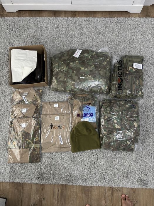 Tinuta militară  combat , scurtă , vesta tactica, bluze , bocanci