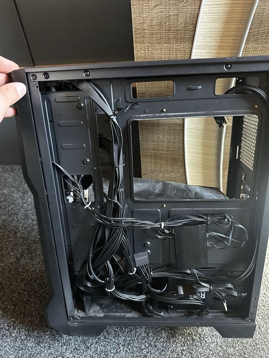 Vand carcasa segatop + sursa corsair RM750X