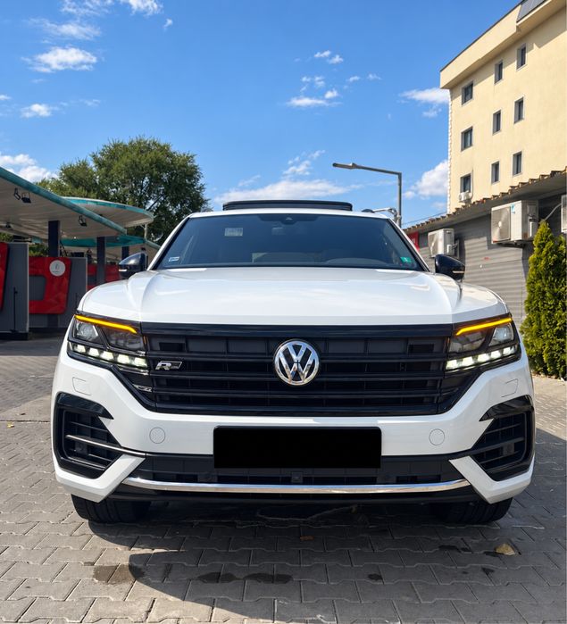 VW Touareg R-Line 3.0 V6 TDI, 286 CP, 4MOTION, Model 2020 • Panoramic • Masaj, Suspensie pneumatica