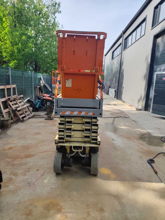 Ножична вишка 10м JLG 2630es