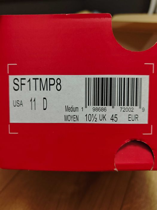 NEW BALANCE FURON V8 ELITE TURF . Чисто нови не използвани.