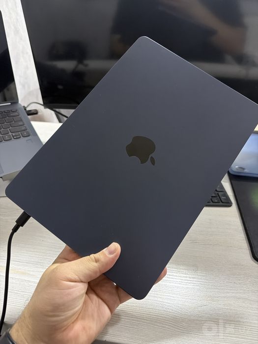 Macbook M 2 holati ideal 8/128