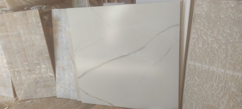 Продам кафель напольный 60*60, 5 штук за 15000тг