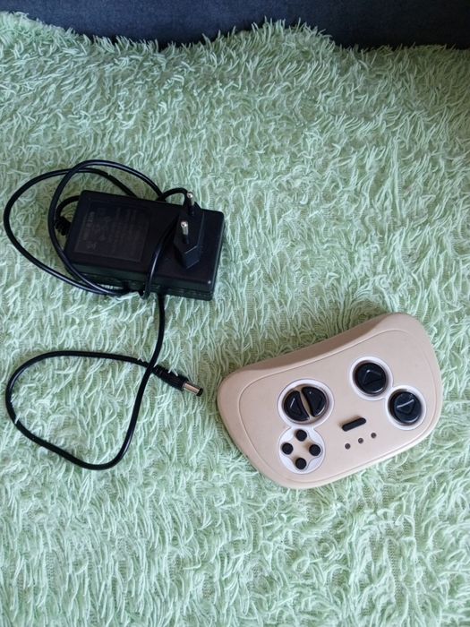 Продам машину джип детскую