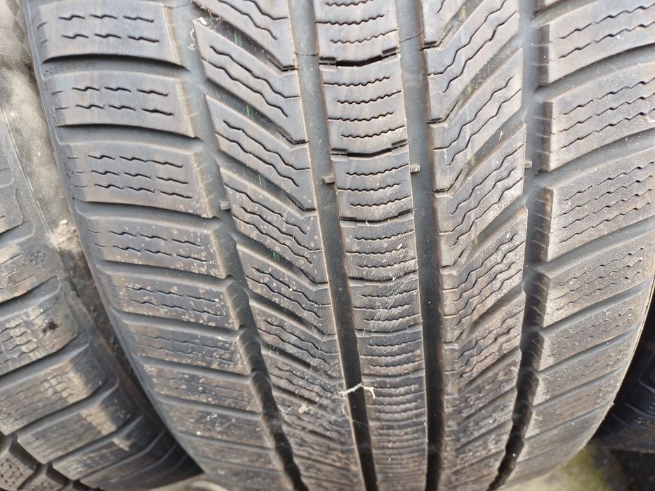 Гуми 255/45/20 Континентал