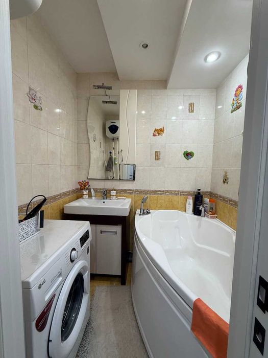 2-комн. квартира, 50.5м², 6-й микрорайон.