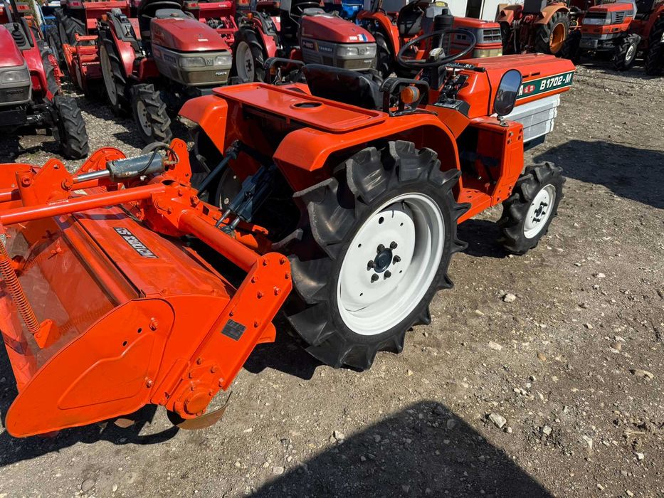 Трактор KUBOTA B1702 4x4
