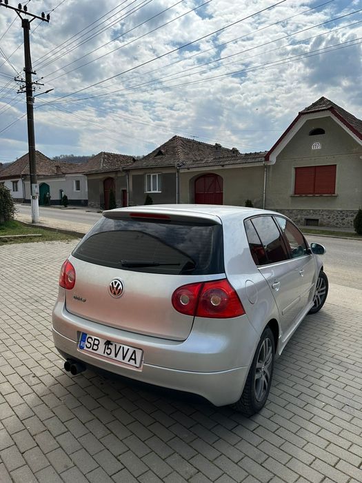 Vând golf 5/2.0 BKD