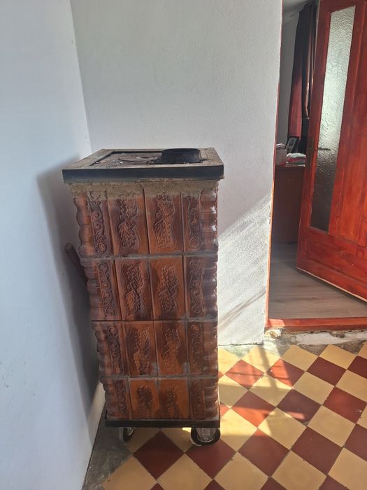 Vând soba cu plită