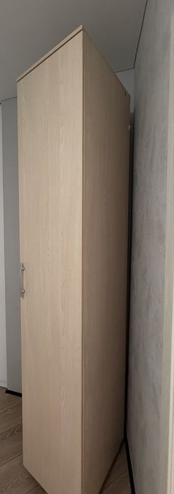 Продам Шкаф-пенал