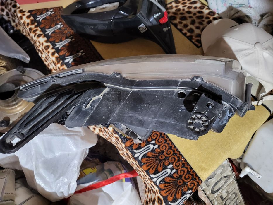 Левая фара паджеро4