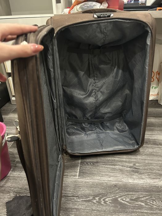 Продам чемодан дорожный