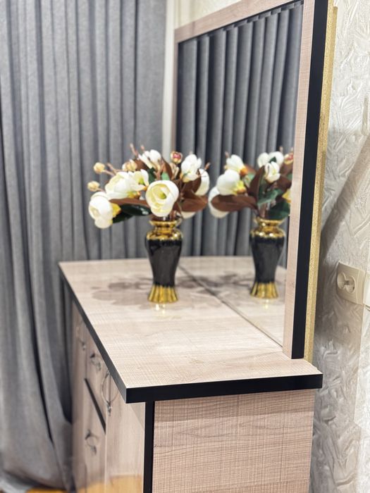 Trimo (Komod) ko'zgusi bilan — Holati juda yaxshi!