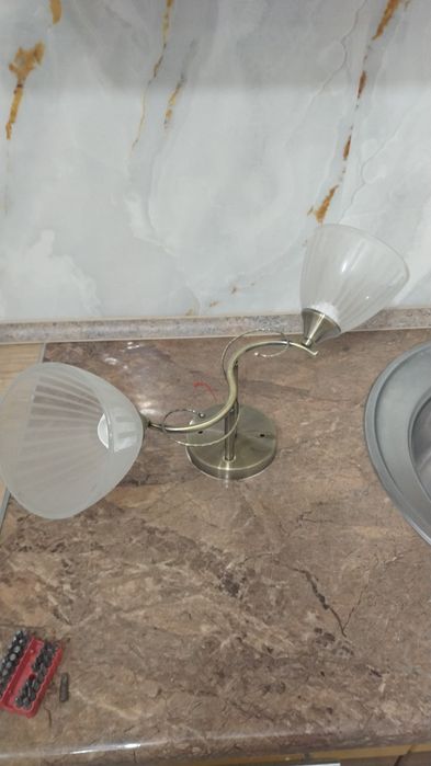 Продам люстру не дорого