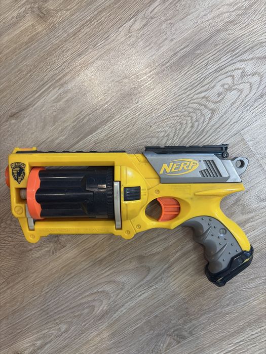 NERF N-Strike Maverick REV-6 — бластер-револьвер (б/у)