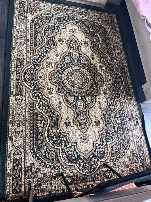 Ковер,в хорошем состоянии