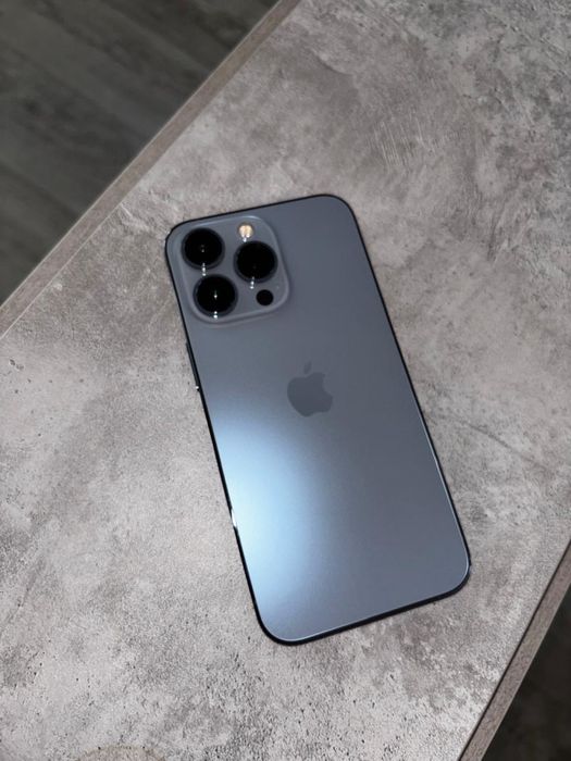 Iphone 13 pro sierra blue