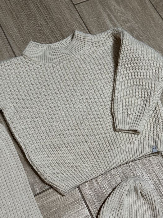 Продам вязаный костюм