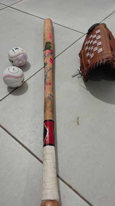 Set complet Baseball : bata , 2 mingii , manusa