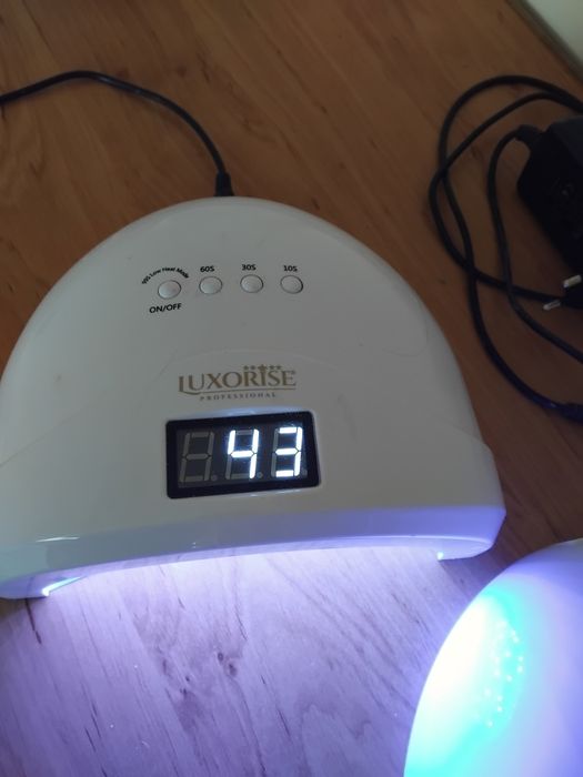 Лед лампи за маникюр