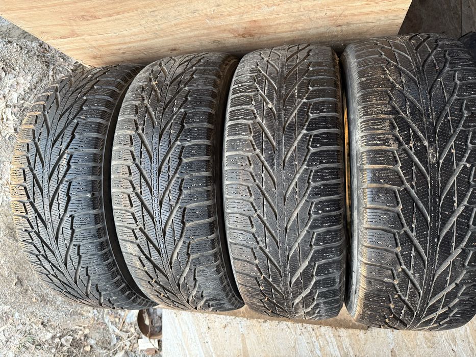 265 60 R18 Зима. Компоект шин в Отличном состоянии