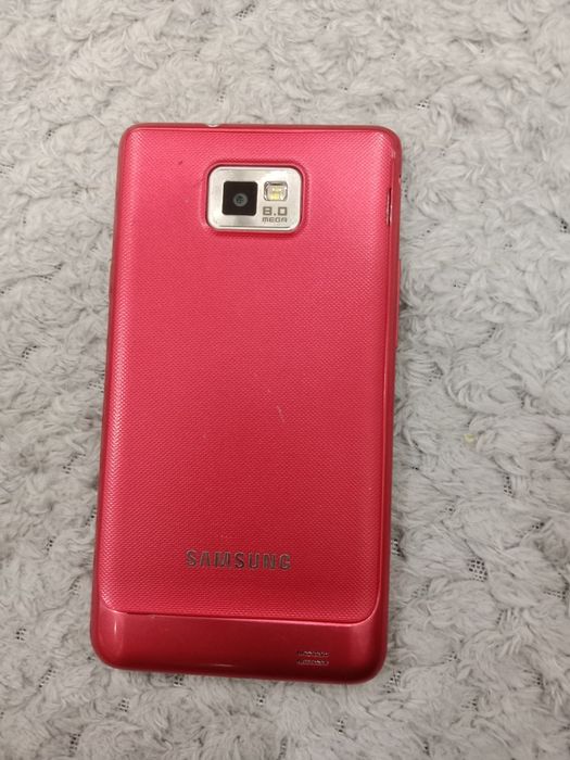 Samsung Galaxy s2 красного цвета