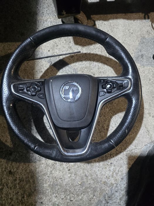 Volan Opel Insignia facelift.