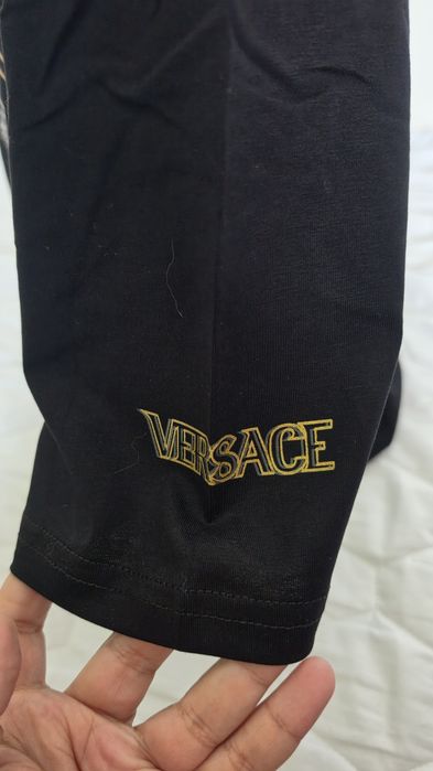 Tricou Versace, negru, nou, S-XXL, imprimeu auriu, eticheta Farfetch, unisex
