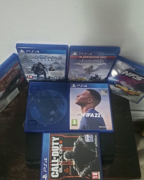 Vand PS4 1TB sau schimb cu telefon