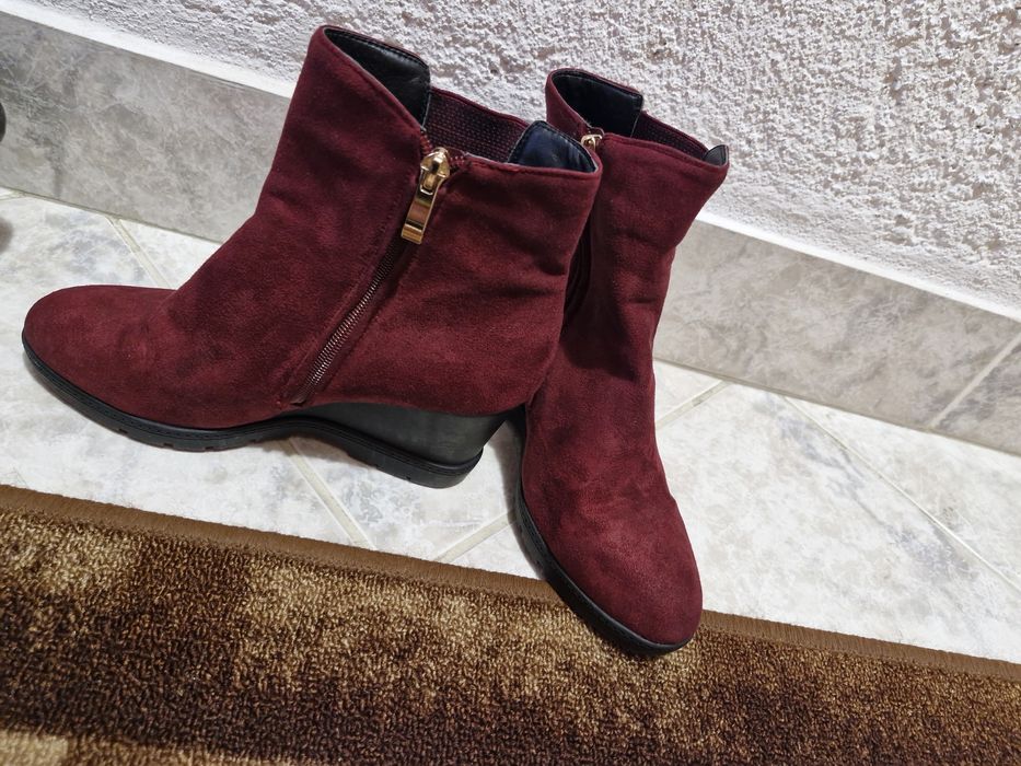 Дамски боти на Tendez, във винено червен цвят, номер 38