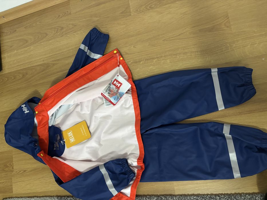 Geaca si pantaloni pentru ploaie marimea 104