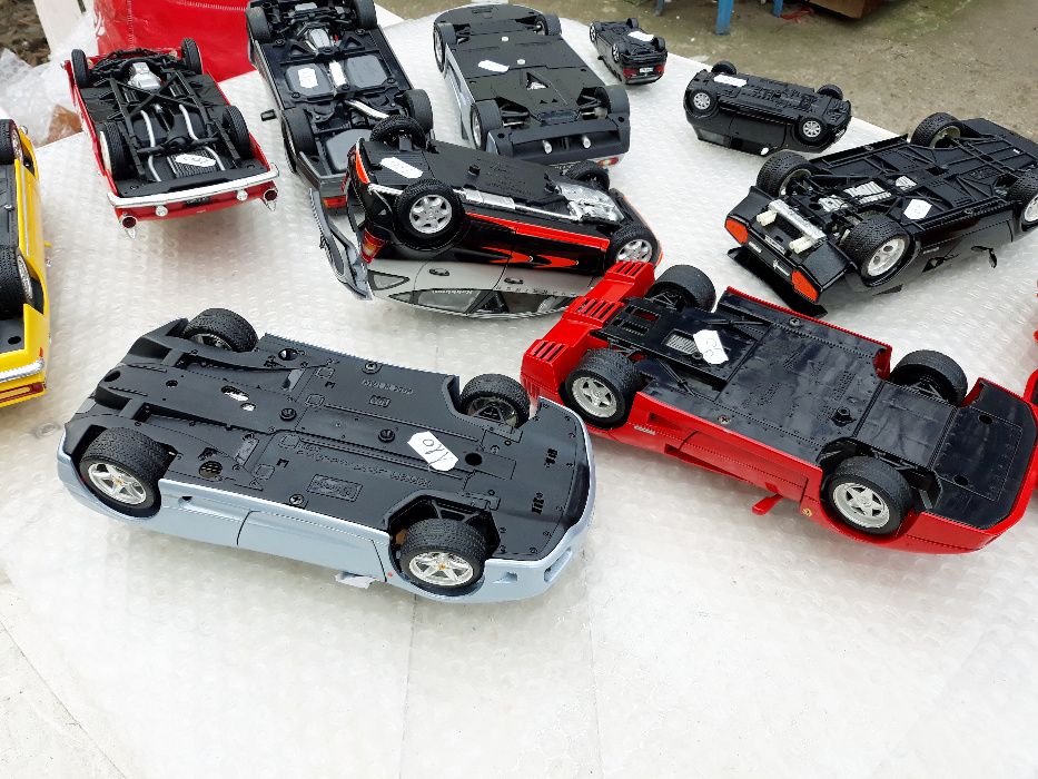 Colectie masinute machete auto diorame scara 1:18 FERRARI MERCEDES BMW